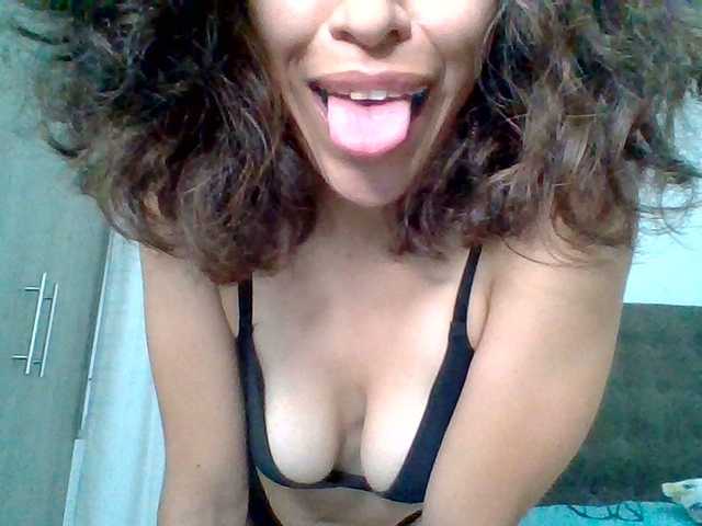 TaniaMarqueza's BongaCams show and profile