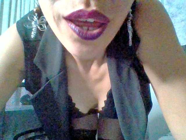 TaniaMarqueza's BongaCams show and profile