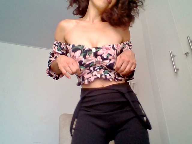 TaniaMarqueza's BongaCams show and profile