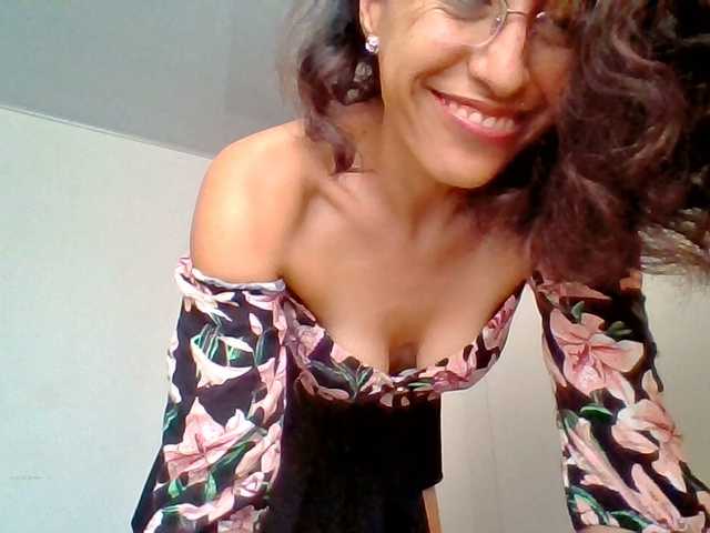 TaniaMarqueza's BongaCams show and profile