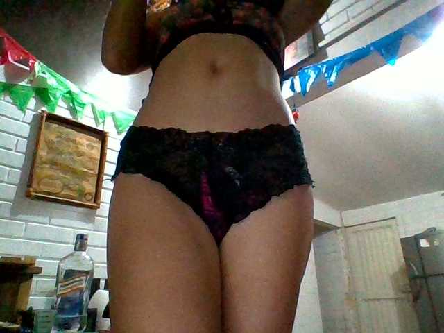 TaniaMarqueza's BongaCams show and profile