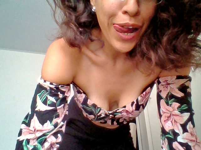 TaniaMarqueza's BongaCams show and profile