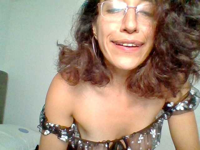 TaniaMarqueza's BongaCams show and profile