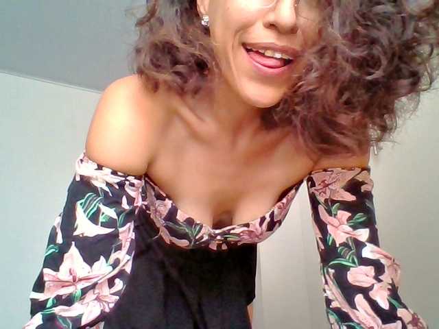 TaniaMarqueza's BongaCams show and profile