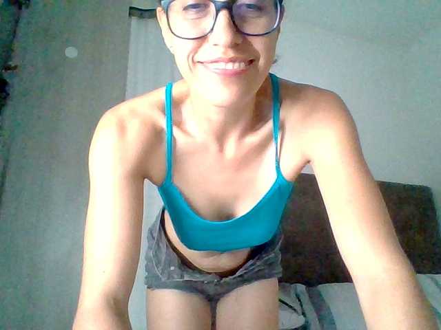 TaniaMarqueza's BongaCams show and profile