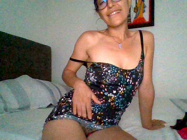 TaniaMarqueza's BongaCams show and profile