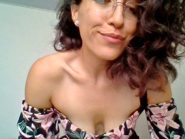 TaniaMarqueza's BongaCams show and profile