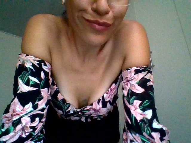 TaniaMarqueza's BongaCams show and profile