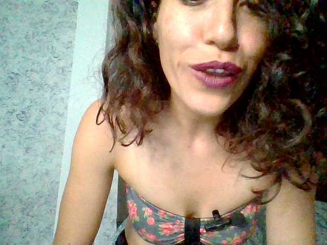 TaniaMarqueza's BongaCams show and profile