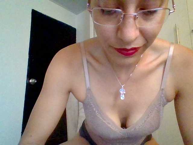 TaniaMarqueza's BongaCams show and profile