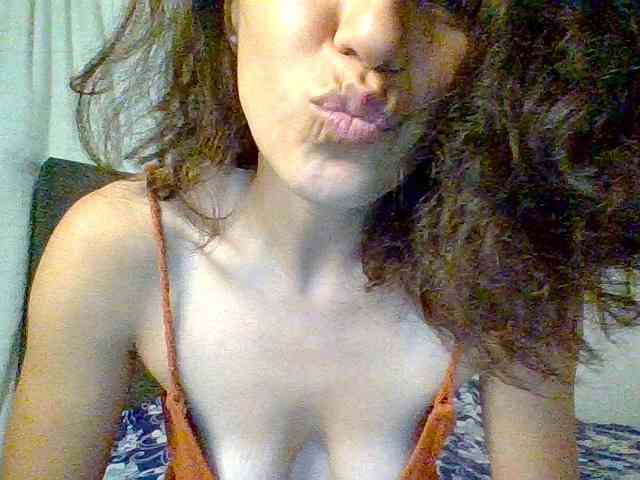 TaniaMarqueza webcam