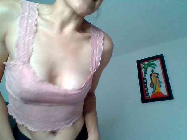 TaniaMarqueza webcam