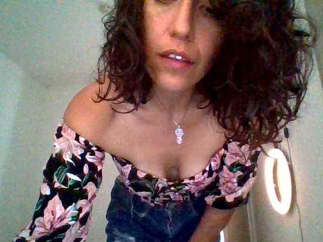 TaniaMarqueza webcam