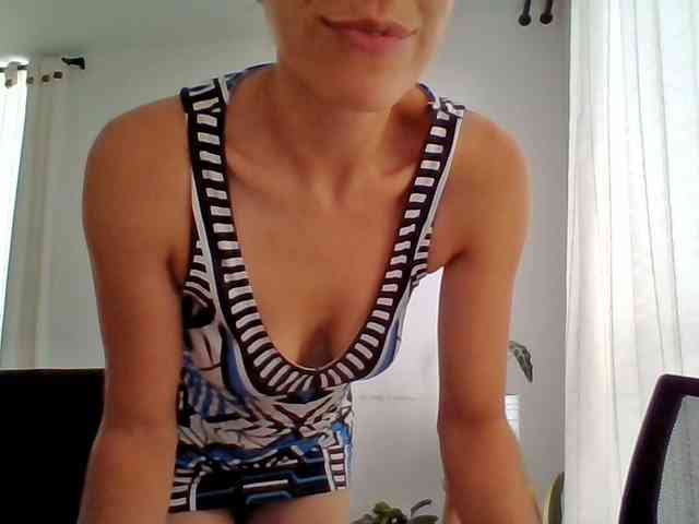 TaniaMarqueza webcam