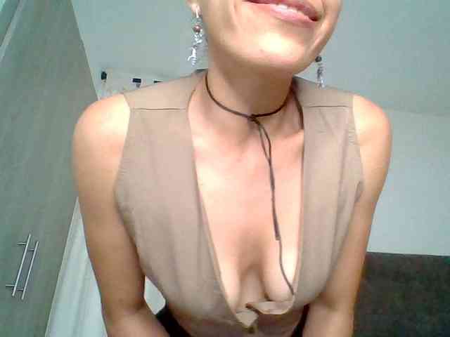 strip chat online TaniaMarqueza