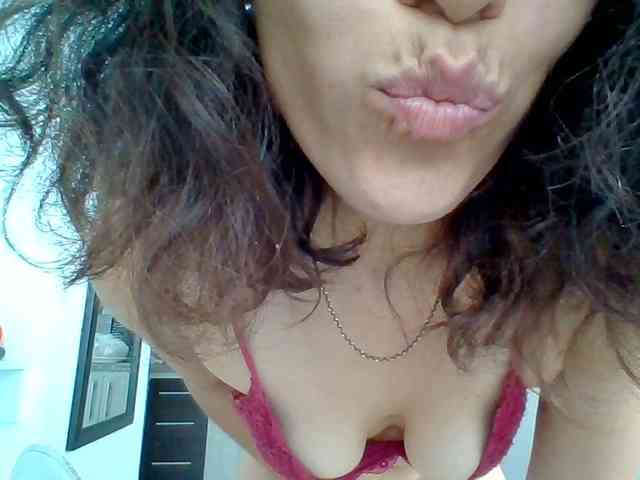 TaniaMarqueza webcam