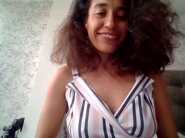 TaniaMarqueza webcam