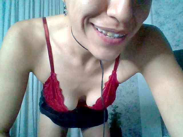 TaniaMarqueza webcam