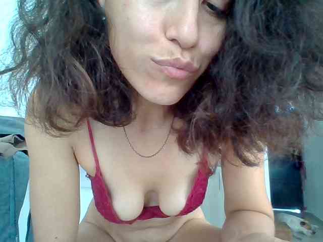 TaniaMarqueza webcam