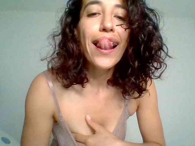 TaniaMarqueza webcam