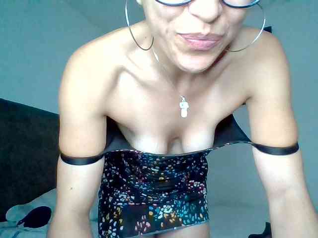 TaniaMarqueza webcam