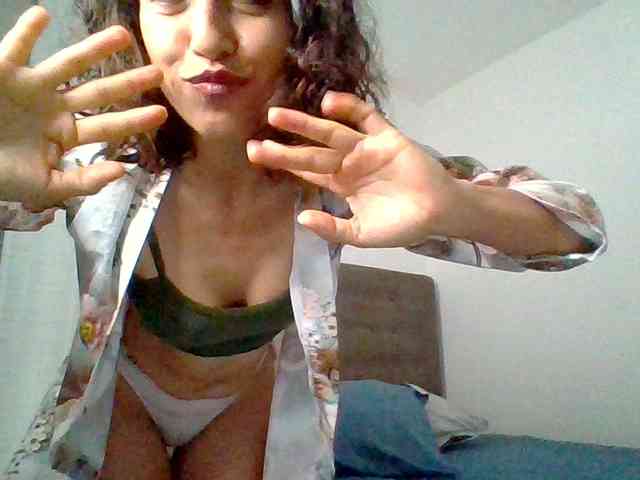 TaniaMarqueza webcam