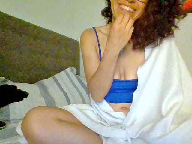 TaniaMarqueza webcam