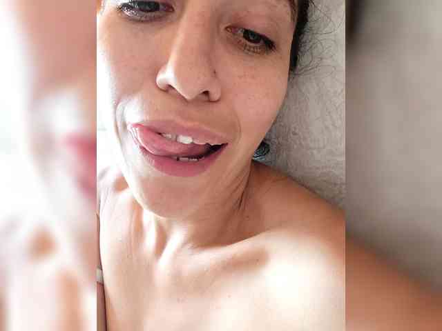 TaniaMarqueza webcam