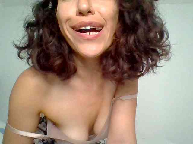 TaniaMarqueza webcam