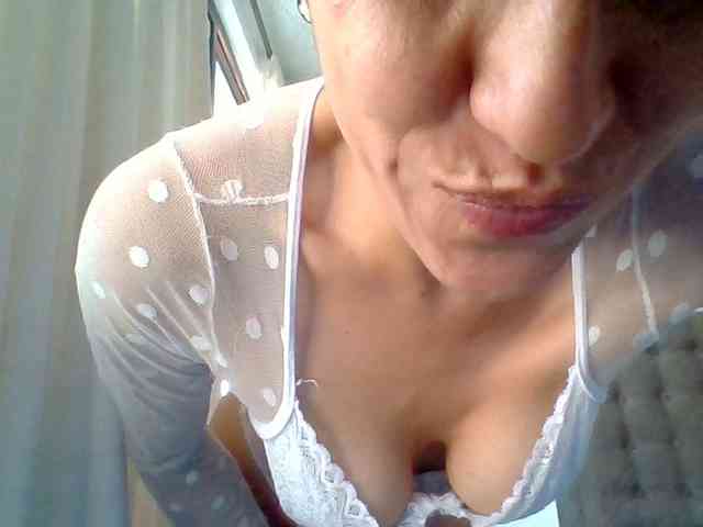 TaniaMarqueza webcam