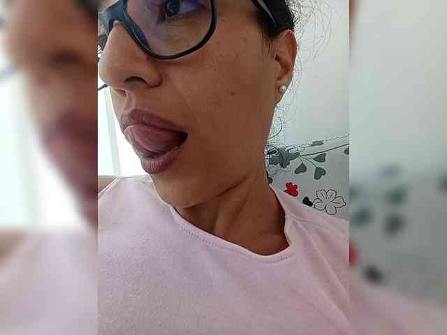 TaniaMarqueza webcam