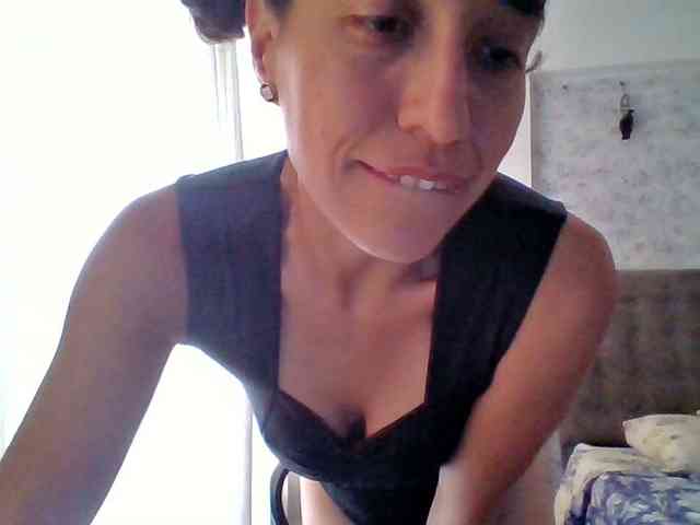 TaniaMarqueza webcam