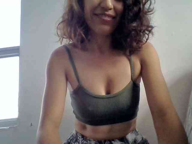 TaniaMarqueza webcam