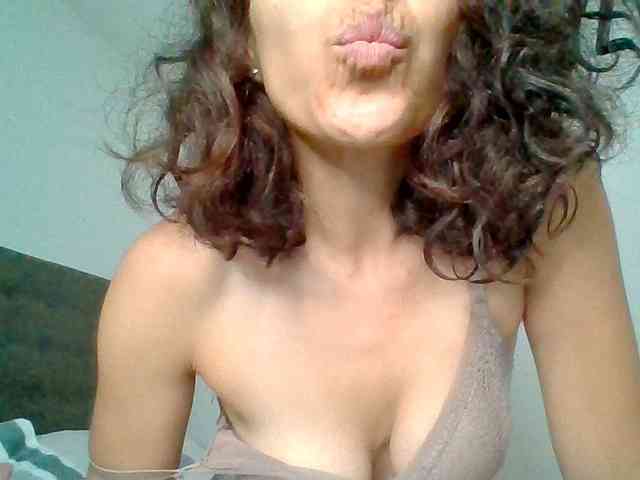TaniaMarqueza webcam