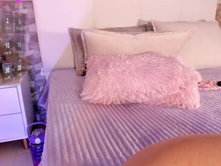 Amaia-Foxx Porn Show