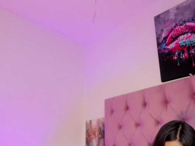 Eimy-saenzx's BongaCams show and profile