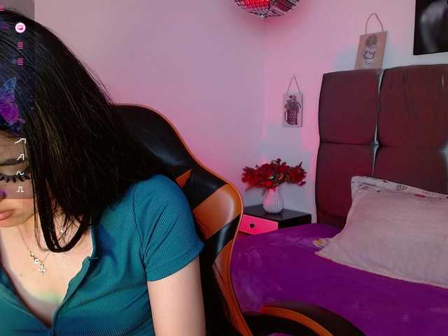 Eimy-saenzx's BongaCams show and profile