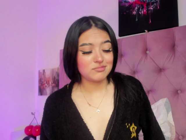 Eimy-saenzx's BongaCams show and profile