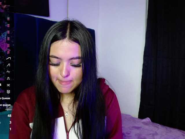 Eimy-saenzx's BongaCams show and profile
