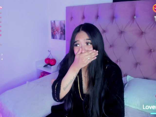 Eimy-saenzx's BongaCams show and profile