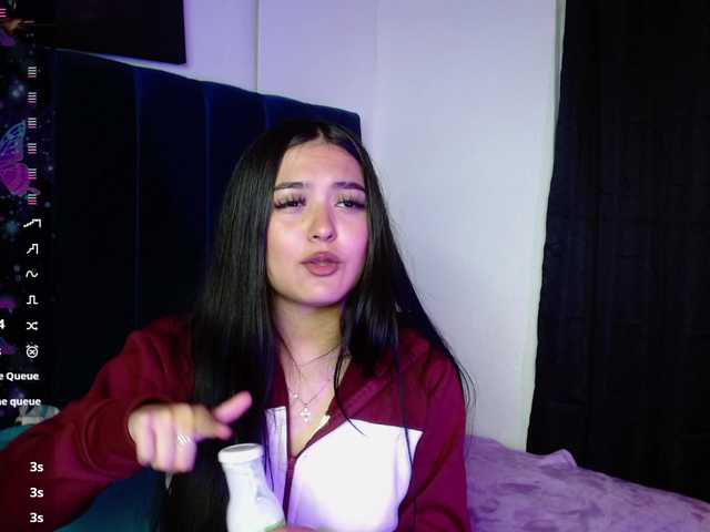 Eimy-saenzx's BongaCams show and profile