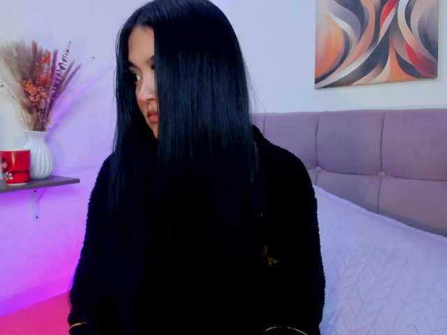 Eimy-saenzx's BongaCams show and profile