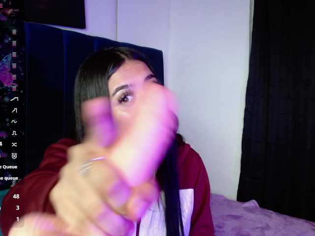 Eimy-saenzx's BongaCams show and profile