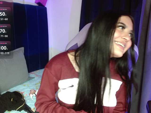 Eimy-saenzx's BongaCams show and profile