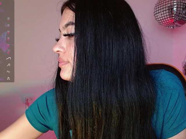 Eimy-saenzx's BongaCams show and profile