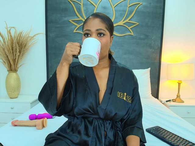 AlisonTravis's BongaCams show and profile