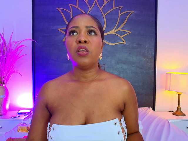 AlisonTravis's BongaCams show and profile