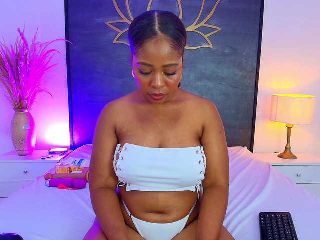 AlisonTravis's BongaCams show and profile