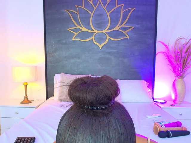 AlisonTravis Live Cam on BongaCams