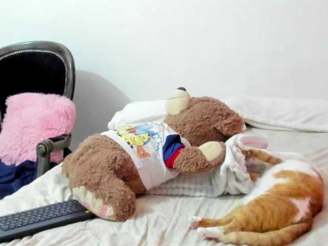 LaraCat1 streaming now